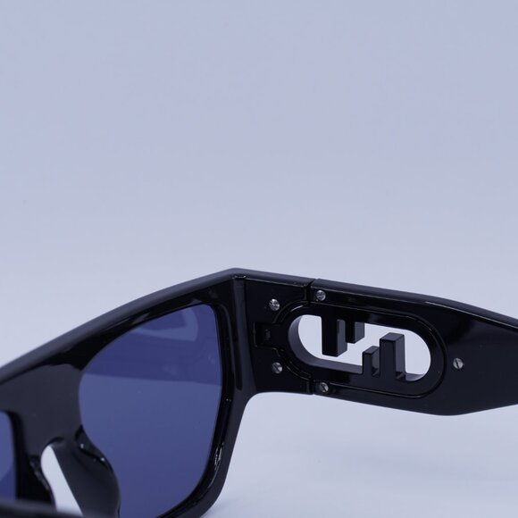 ?️ New Fendi FE40108U 01V Sunglasses - Shiny Black Frame  display picture 1